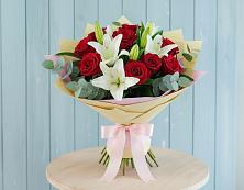 Букет цветов из:  Лилии и Розы в Коврове