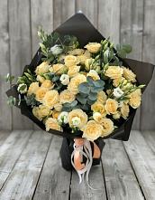 Букет цветов из:  Розы и Лизиантусы #REPLACE_PRED# Коврове