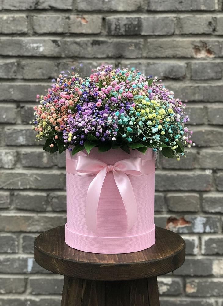 Цветочная композиция из Гипсофила и Розы в шляпной коробке в Коврове