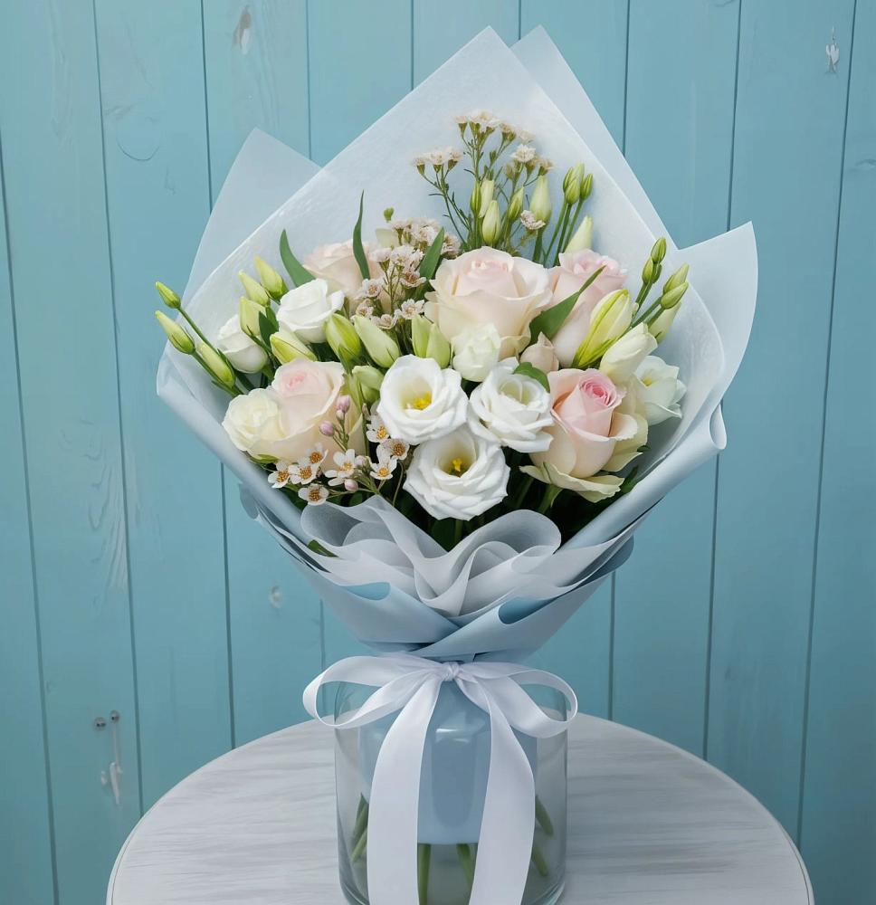 Букет цветов из: Розы и Лизиантусы в Коврове