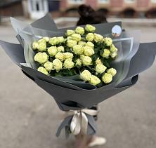 Букет Белые кустовые розы Солинеро в Коврове