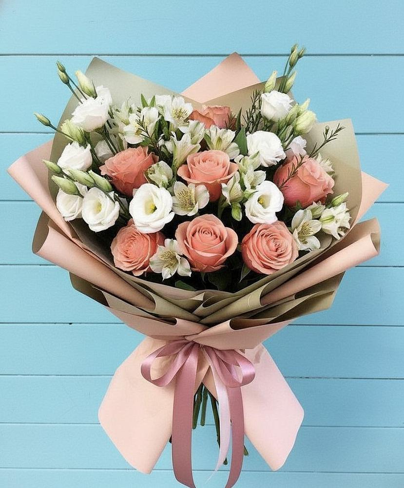 Букет цветов из: Розы, Альстромерии и Лизиантусы в Коврове