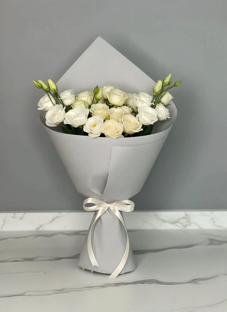 Букет цветов из: Розы и Лизиантусы в Коврове