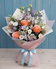Букет цветов из:  Лизиантусы, Розы, Альстромерии и Гипсофила в Коврове