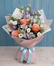 Букет цветов из:  Лизиантусы, Розы, Альстромерии и Гипсофила в Коврове