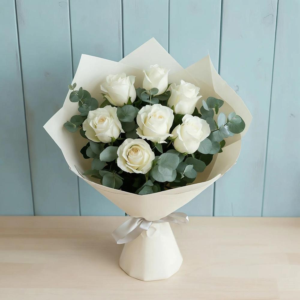 Букет Белые розы в Эвкалипте в Коврове