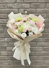 Букет цветов из:  Гвоздики, Розы, Лизиантусы и Хризантемы в Коврове