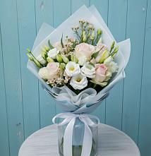 Букет цветов из:  Розы и Лизиантусы в Коврове