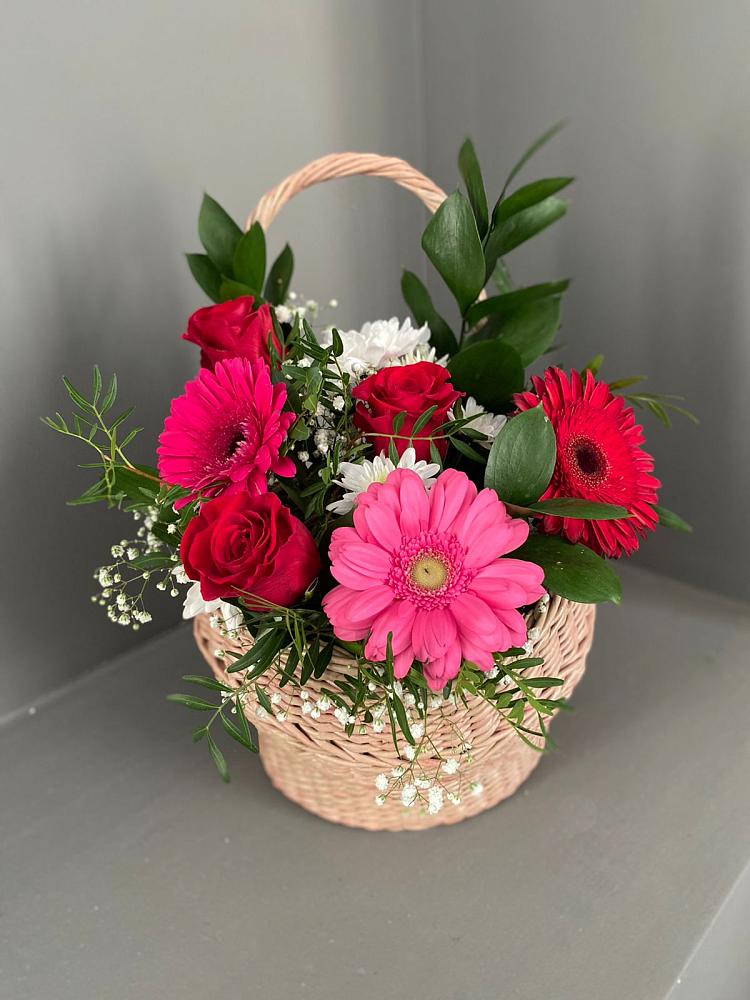 Цветочная композиция из Розы, Хризантемы и Герберы в корзине в Коврове