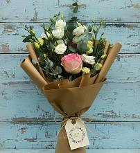 Букет цветов из:  Розы и Лизиантусы #REPLACE_PRED# Коврове