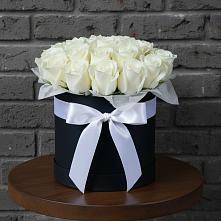 Цветочная композиция из Розы в шляпной коробке в Коврове